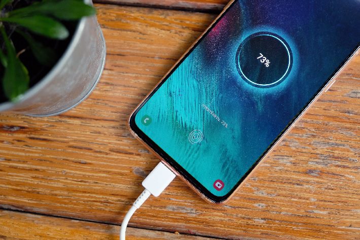 11 Simple Tips To Boost Smartphone’s Charging Speed
