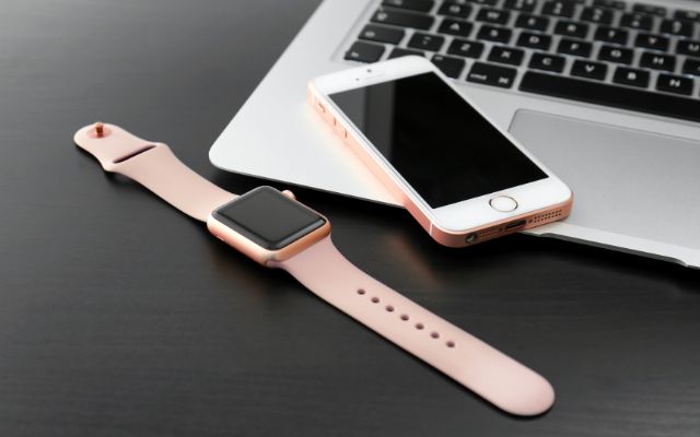 How to unlock your iPhone with your Apple Watch