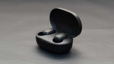 Wireless Earbuds with Noise-Canceling for Commuting and Travel